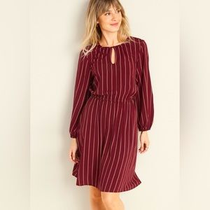 Old Navy Burgundy Striped Long Sleeve Knee Length Dress Size XS EUC